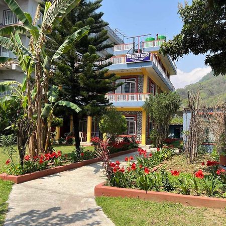 Geo Guest House Pokhara Buitenkant foto