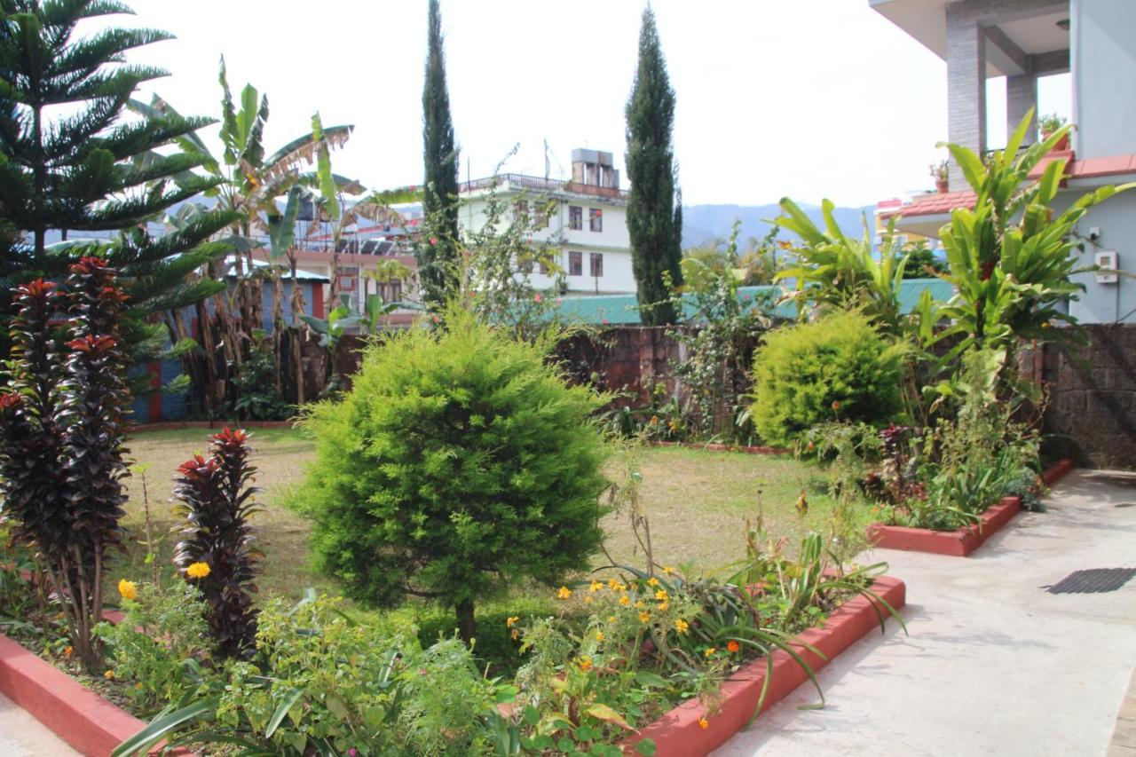 Geo Guest House Pokhara Buitenkant foto