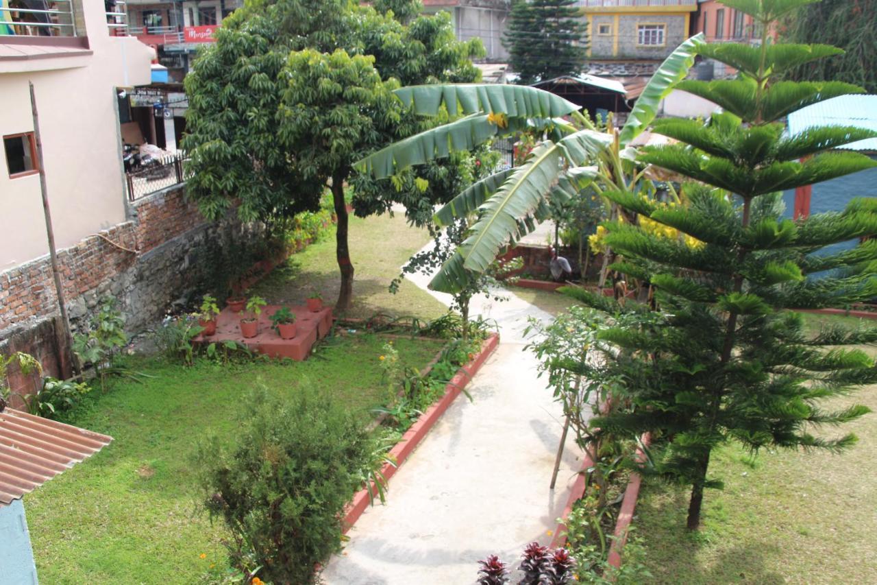 Geo Guest House Pokhara Buitenkant foto