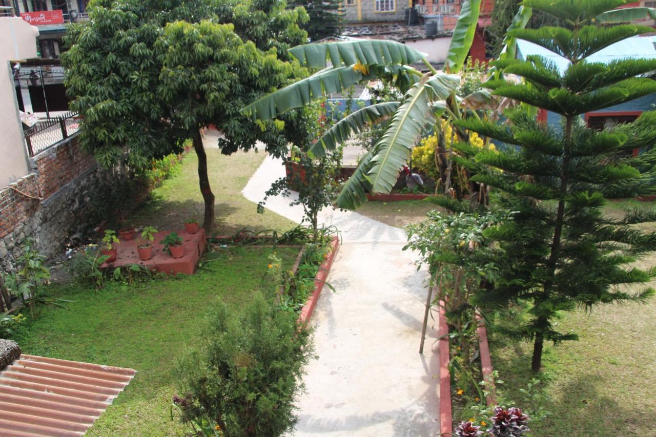 Geo Guest House Pokhara Buitenkant foto