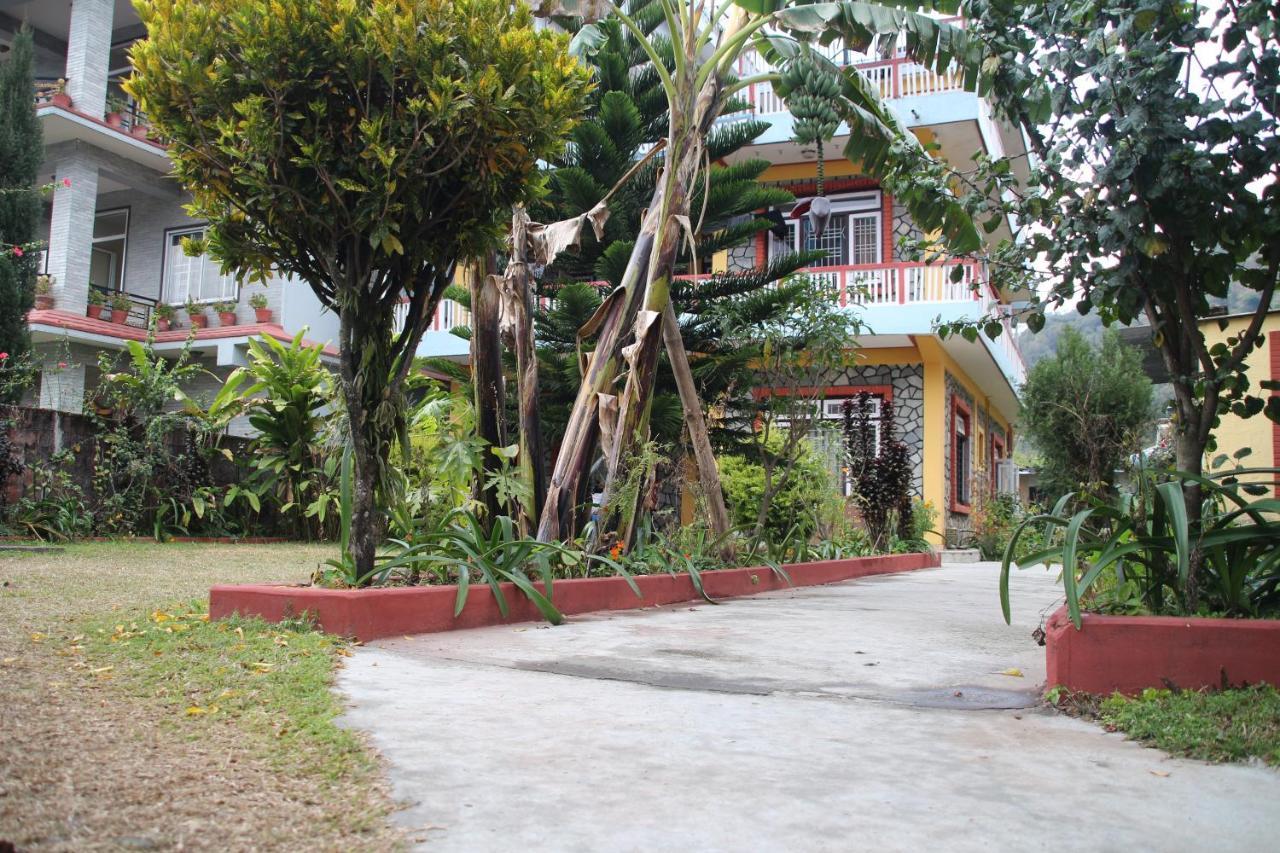 Geo Guest House Pokhara Buitenkant foto