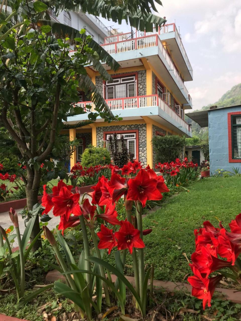 Geo Guest House Pokhara Buitenkant foto