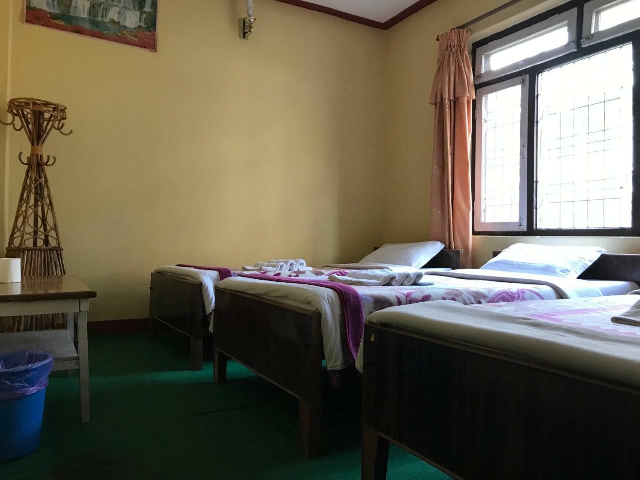 Geo Guest House Pokhara Buitenkant foto