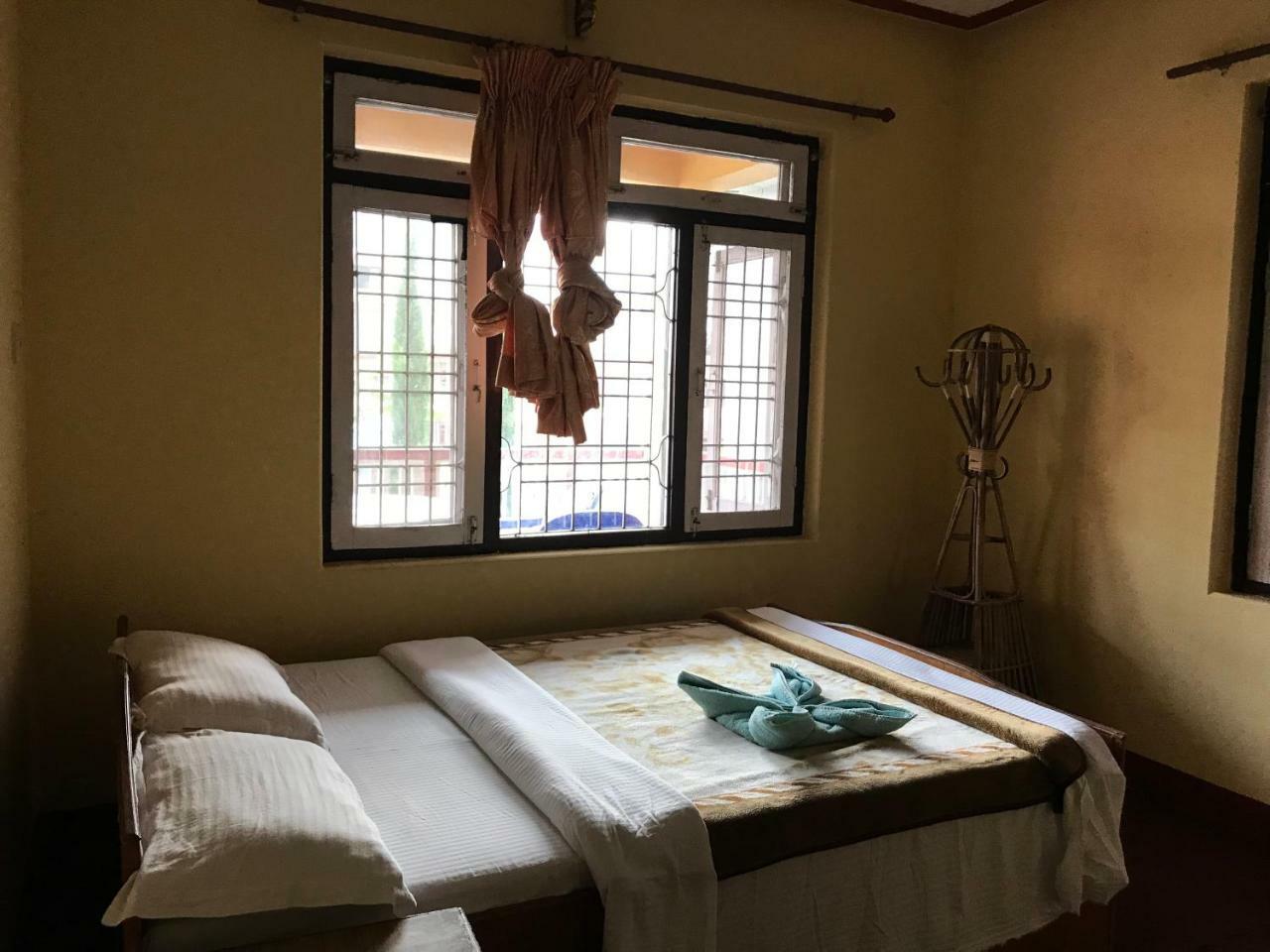 Geo Guest House Pokhara Buitenkant foto