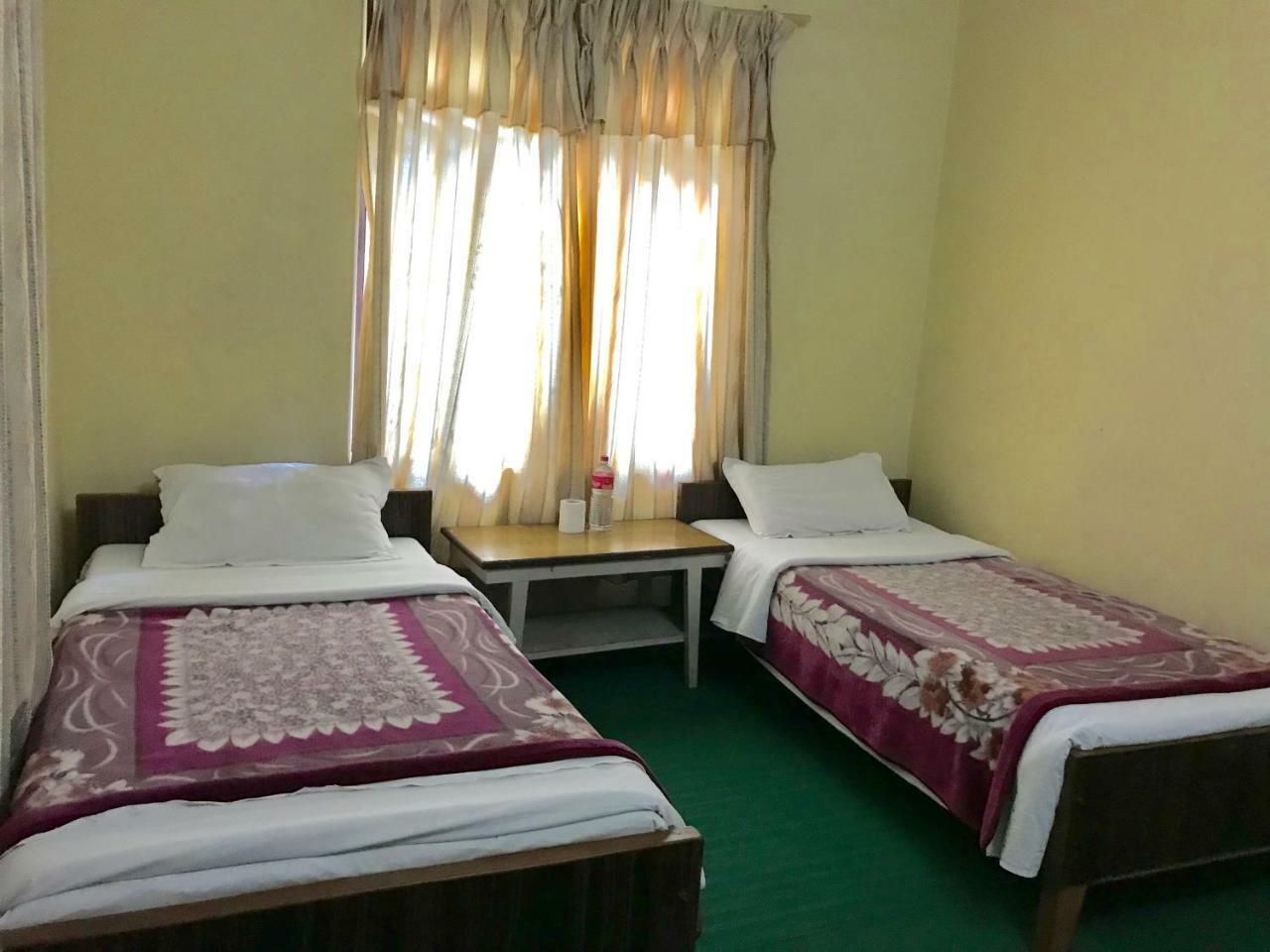 Geo Guest House Pokhara Buitenkant foto