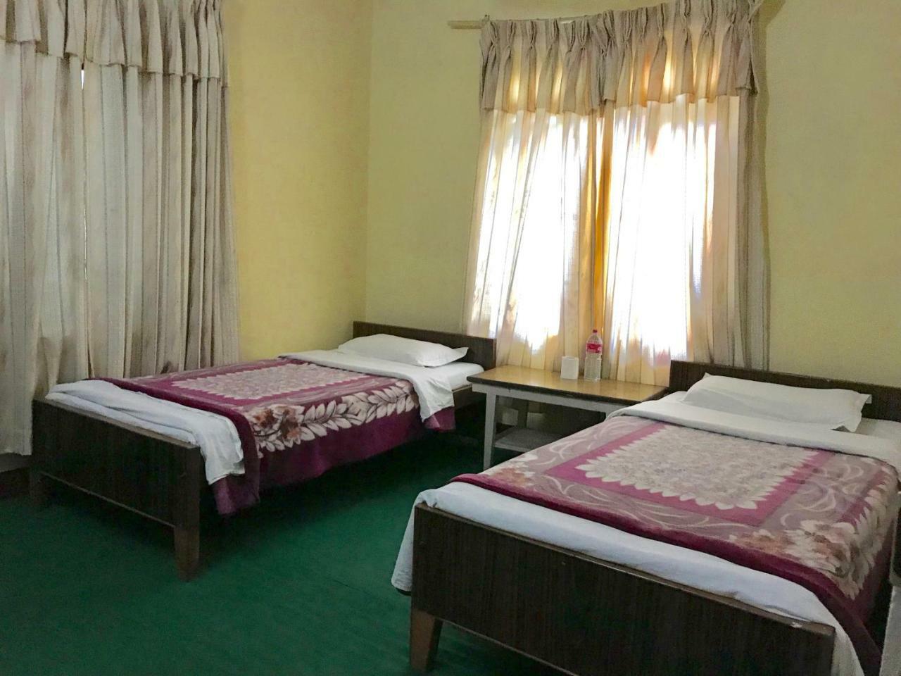 Geo Guest House Pokhara Buitenkant foto